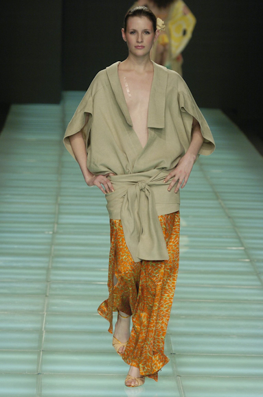 desfiles-andrelima-saopauloverao2005rtw-103