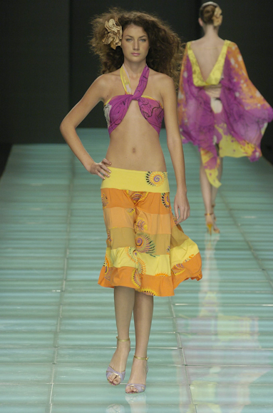 desfiles-andrelima-saopauloverao2005rtw-113