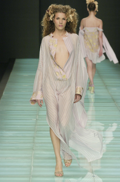 desfiles-andrelima-saopauloverao2005rtw-124