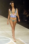 desfiles-ciamaritma-saopauloverao2005rtw-137
