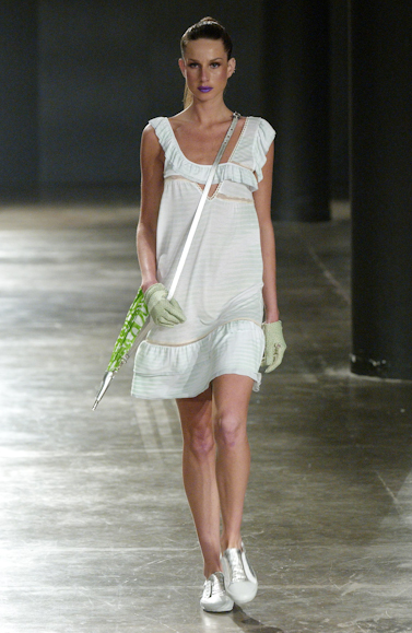 desfiles-custobarcelona-saopauloverao2005rtw-105
