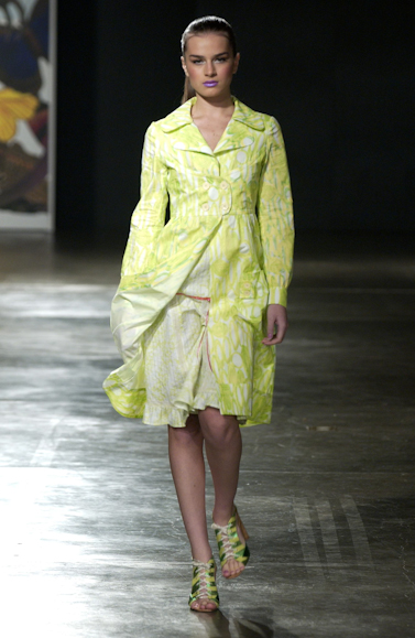 desfiles-custobarcelona-saopauloverao2005rtw-111