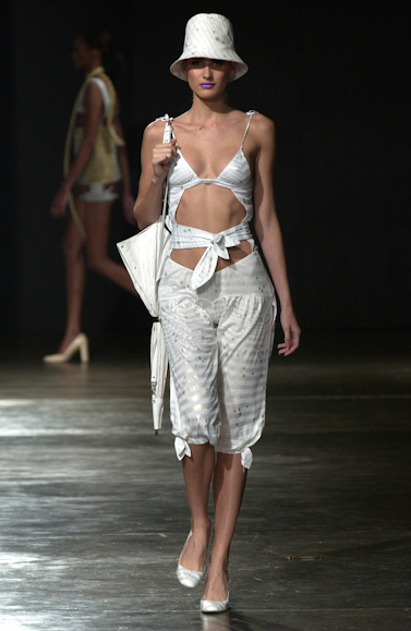 desfiles-custobarcelona-saopauloverao2005rtw-140
