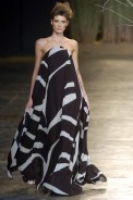 desfiles-eduardosuppes-saopauloverao2005rtw-100
