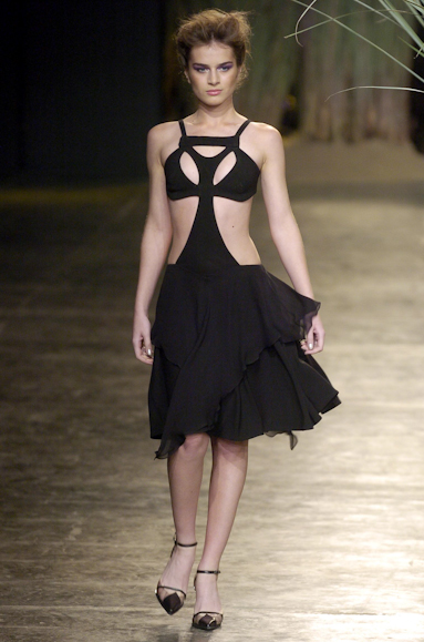 desfiles-eduardosuppes-saopauloverao2005rtw-112