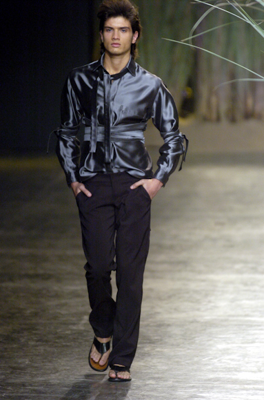 desfiles-eduardosuppes-saopauloverao2005rtw-119