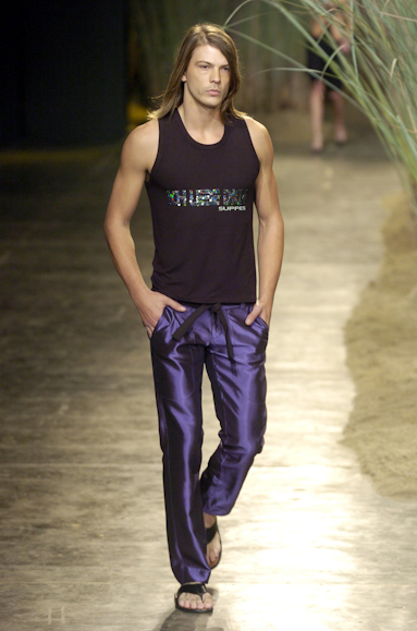 desfiles-eduardosuppes-saopauloverao2005rtw-126