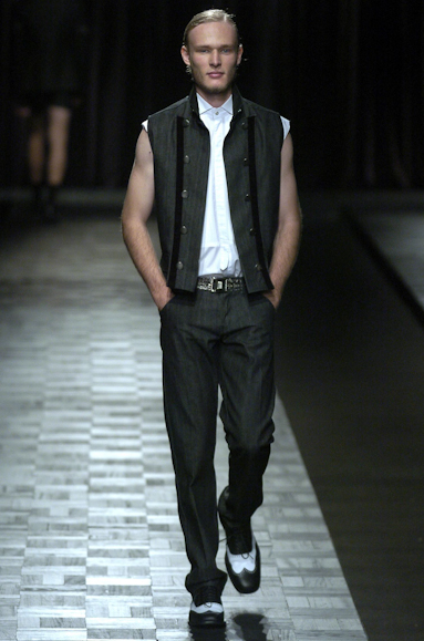 desfiles-ellus-saopauloverao2005rtw-105