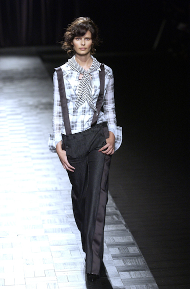 desfiles-ellus-saopauloverao2005rtw-132