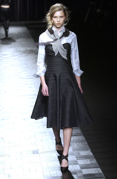 desfiles-ellus-saopauloverao2005rtw-134