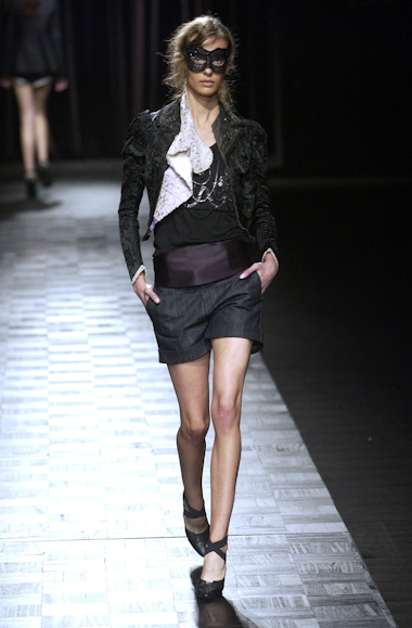 desfiles-ellus-saopauloverao2005rtw-142