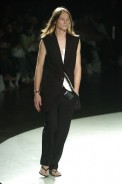 desfiles-fausehaten-saopauloverao2005rtw-100