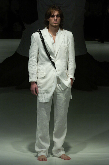 desfiles-fausehaten-saopauloverao2005rtw-101