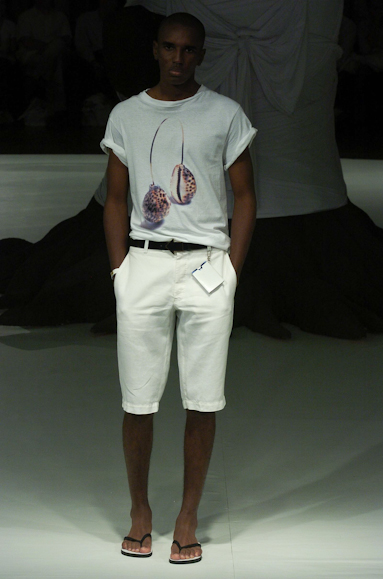 desfiles-fausehaten-saopauloverao2005rtw-102
