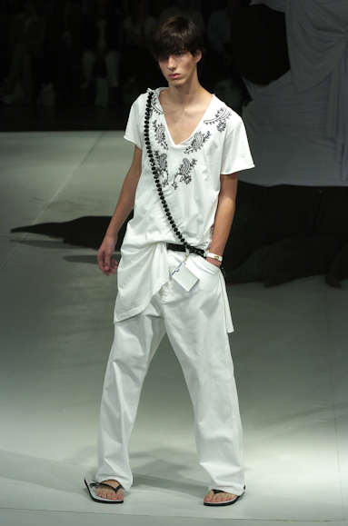 desfiles-fausehaten-saopauloverao2005rtw-106