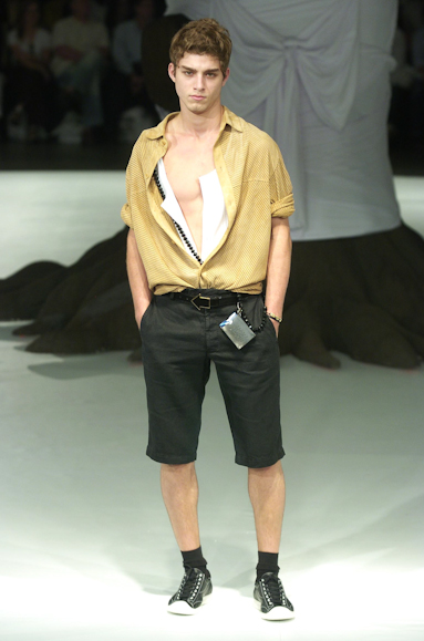 desfiles-fausehaten-saopauloverao2005rtw-109
