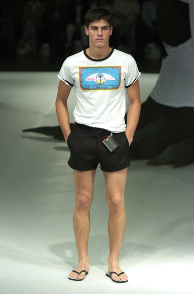 desfiles-fausehaten-saopauloverao2005rtw-114