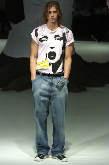 desfiles-fausehaten-saopauloverao2005rtw-119