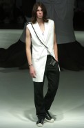 desfiles-fausehaten-saopauloverao2005rtw-126