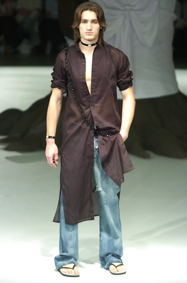 desfiles-fausehaten-saopauloverao2005rtw-128
