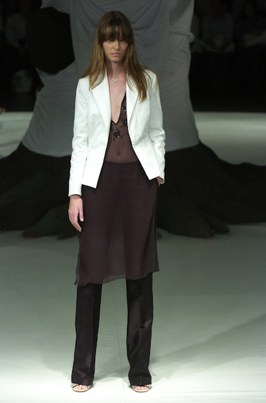desfiles-fausehaten-saopauloverao2005rtw-135