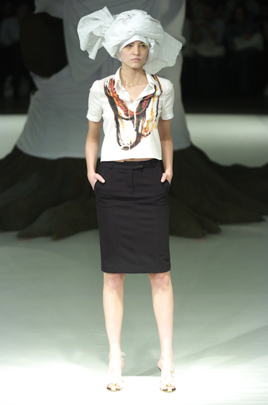 desfiles-fausehaten-saopauloverao2005rtw-143