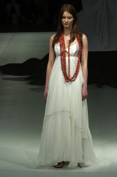 desfiles-fausehaten-saopauloverao2005rtw-149