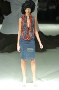 desfiles-fausehaten-saopauloverao2005rtw-154