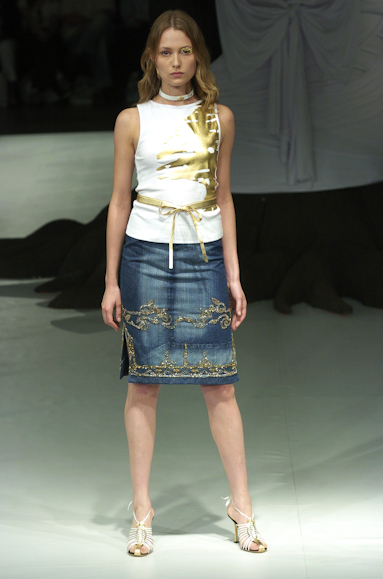 desfiles-fausehaten-saopauloverao2005rtw-155