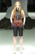 desfiles-fausehaten-saopauloverao2005rtw-159