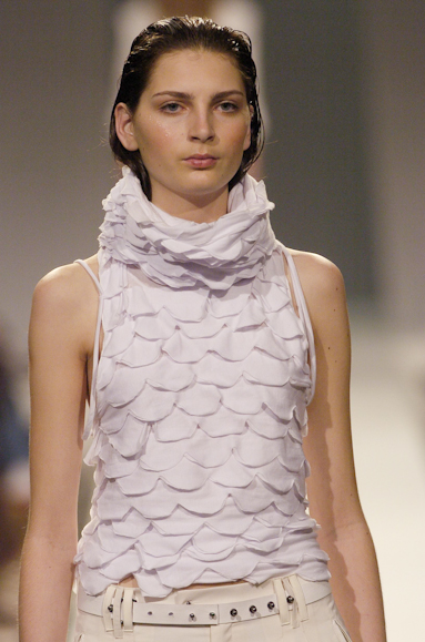 desfiles-gloriacoelho-saopauloverao2005rtw-109