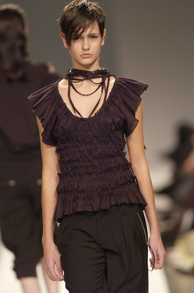 desfiles-gloriacoelho-saopauloverao2005rtw-113