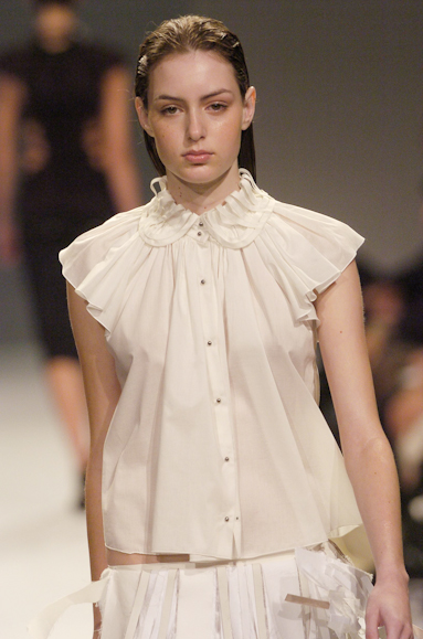 desfiles-gloriacoelho-saopauloverao2005rtw-114