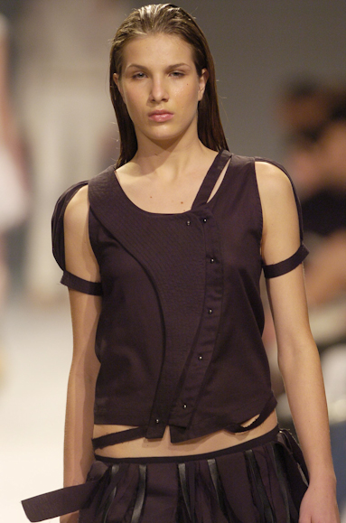 desfiles-gloriacoelho-saopauloverao2005rtw-115