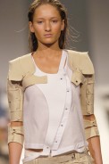 desfiles-gloriacoelho-saopauloverao2005rtw-123