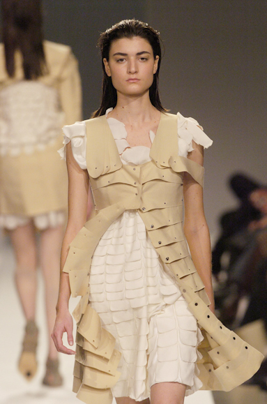 desfiles-gloriacoelho-saopauloverao2005rtw-127