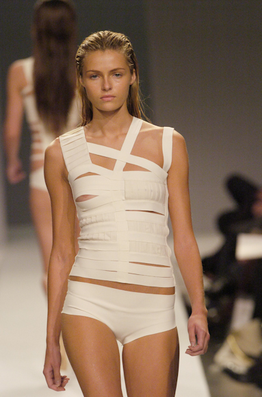 desfiles-gloriacoelho-saopauloverao2005rtw-141