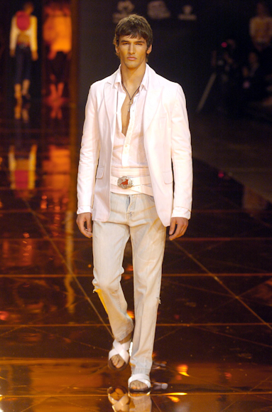 desfiles-iodice-saopauloverao2005rtw-110