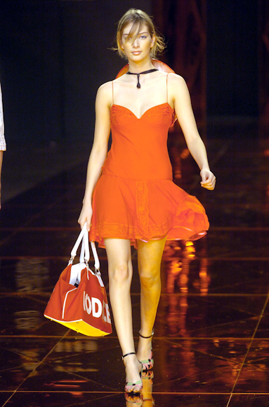 desfiles-iodice-saopauloverao2005rtw-121