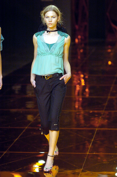 desfiles-iodice-saopauloverao2005rtw-140
