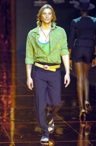 desfiles-iodice-saopauloverao2005rtw-143