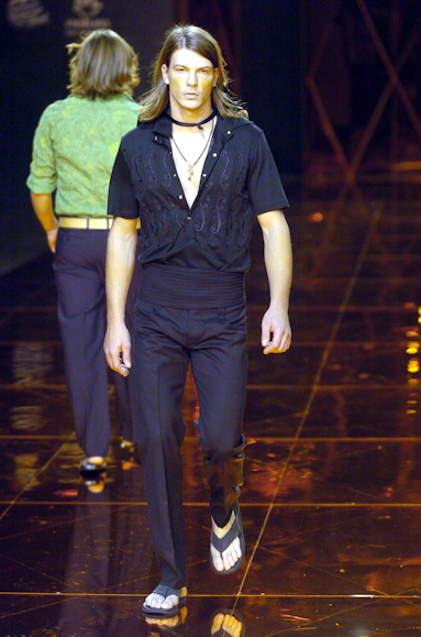 desfiles-iodice-saopauloverao2005rtw-144