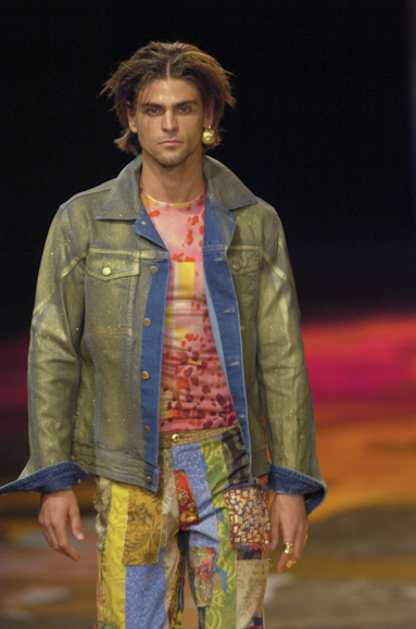 desfiles-linovillaventura-saopauloverao2005rtw-118