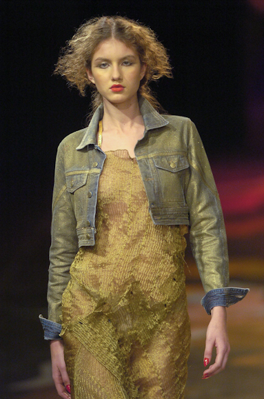 desfiles-linovillaventura-saopauloverao2005rtw-124