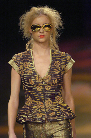 desfiles-linovillaventura-saopauloverao2005rtw-126