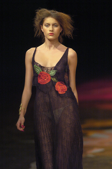 desfiles-linovillaventura-saopauloverao2005rtw-131
