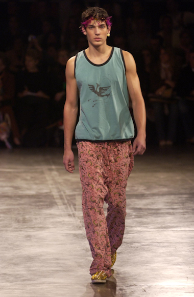 desfiles-marioqueiroz-saopauloverao2005rtw-117