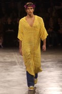 desfiles-marioqueiroz-saopauloverao2005rtw-127