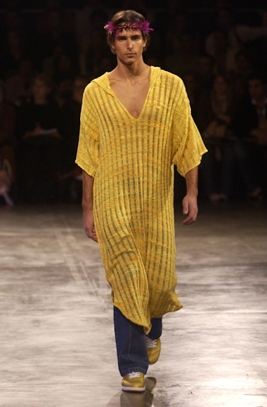 desfiles-marioqueiroz-saopauloverao2005rtw-127
