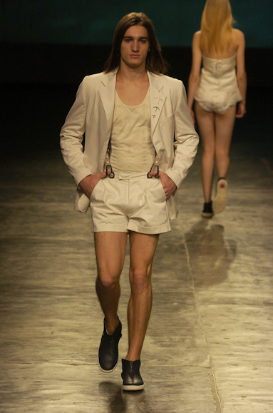 desfiles-osklen-saopauloverao2005rtw-109